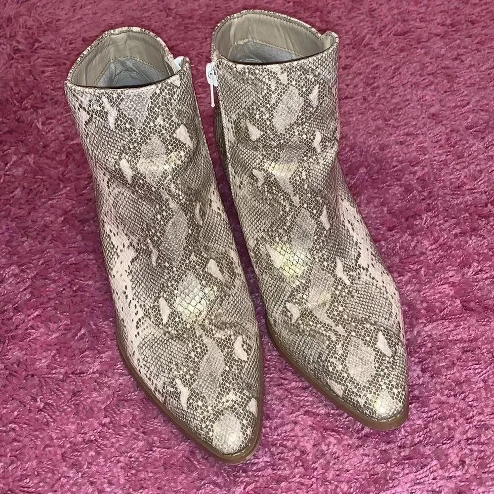 Coconuts by Matisse Snakeskin Booties Size 9